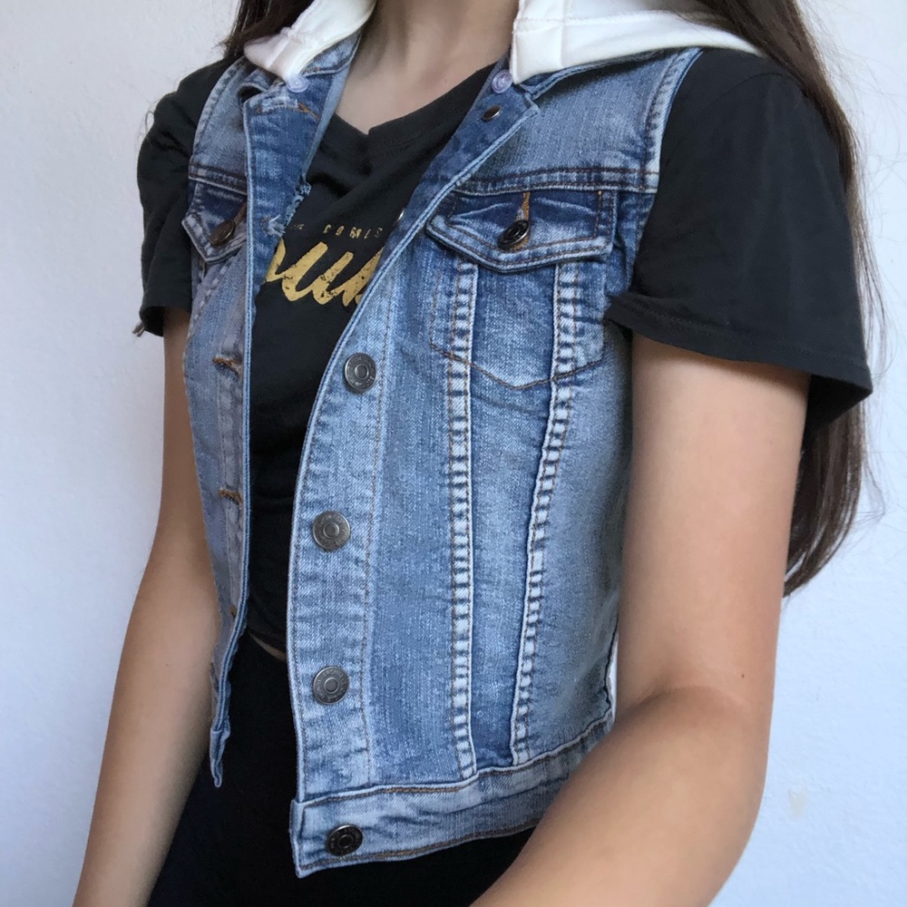 SLEEVELESS JEAN JACKET WITH REMOVABLE HOOD